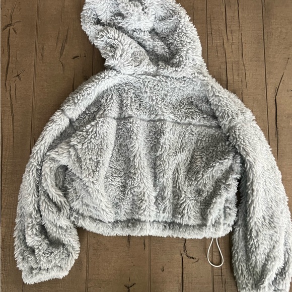 Urban Outfitters Sweater - Picture 5 of 7